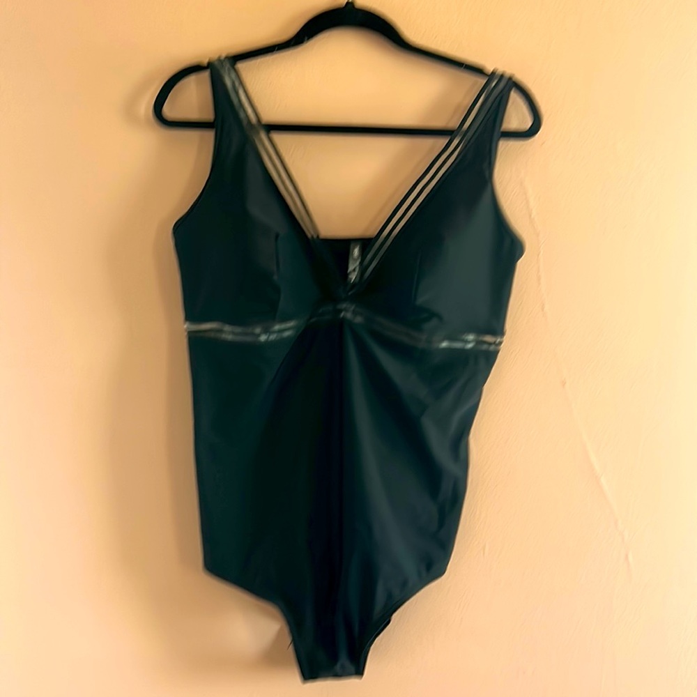 Torrid women’s size 2X swim suit. Black